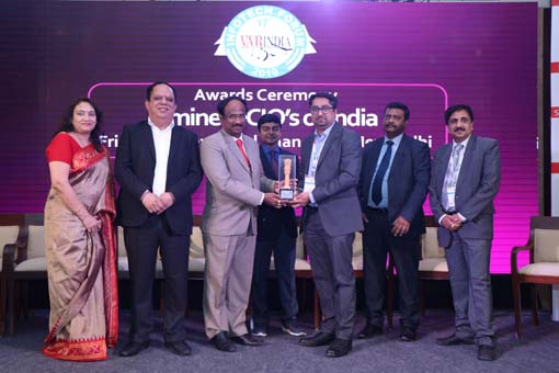 Vishal Madan, Sr. VP & IT Head, Capital Small Finance Bank Ltd receives the Eminent CIOs of India Award at 17th IT FORUM 2019