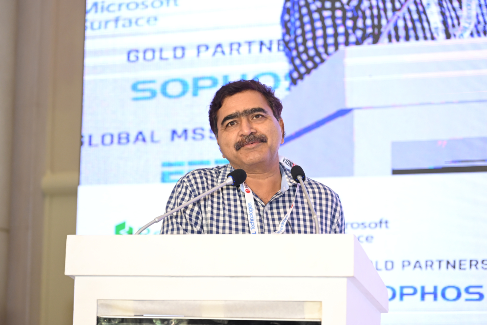 Welcoming Prof Triveni Singh, Superintendent of Police, Cyber Crime, Uttar Pradesh.